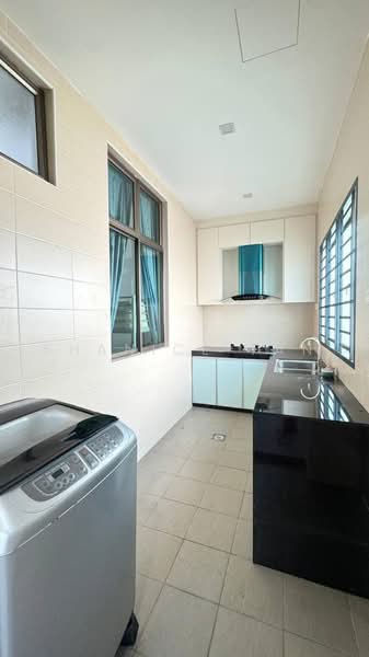 Rumah Teres 2-Tingkat untuk Dijual di Taman Seri Austin (Tebrau) - Shanice Tan - Kitchen - PropertyGuru.com.my