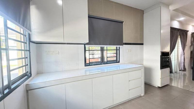 Rumah Teres 2-Tingkat untuk Dijual di Taman Seri Austin (Tebrau) - Shanice Tan - Kitchen - PropertyGuru.com.my