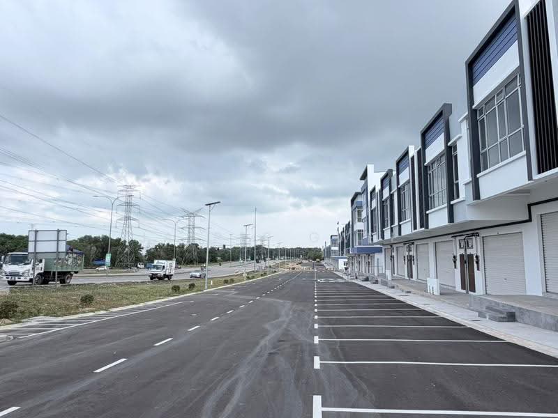 Shop for Rent in Pasir Gudang (Johor) - Jasper Gwee - Exterior - PropertyGuru.com.my