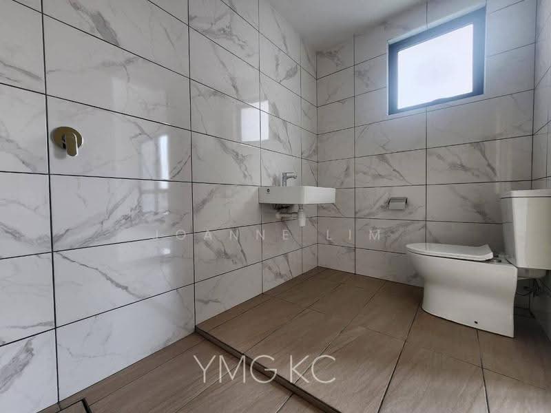 Rumah Teres 2-Tingkat untuk Dijual di Taman Bunga Raya (Serendah) - Joanne Lim - Bathroom - PropertyGuru.com.my