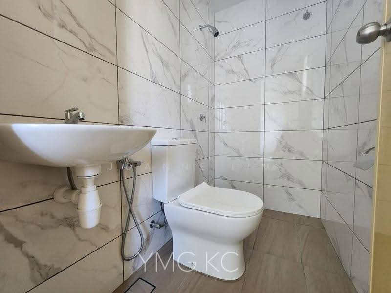 Rumah Teres 2-Tingkat untuk Dijual di Taman Bunga Raya (Serendah) - Joanne Lim - Bathroom - PropertyGuru.com.my