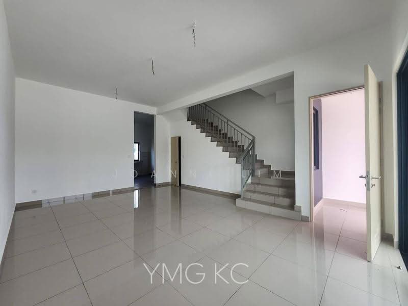 Rumah Teres 2-Tingkat untuk Dijual di Taman Bunga Raya (Serendah) - Joanne Lim - Living Room - PropertyGuru.com.my