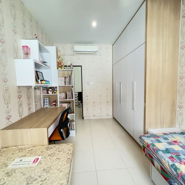2-storey Terraced House for Sale in Taman Scientex Senai (Senai) - Shanice Tan - Bedroom - PropertyGuru.com.my