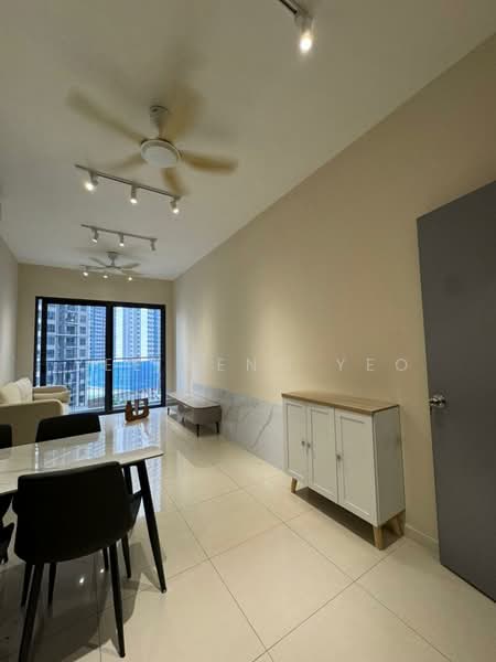 Kediaman Servis untuk Disewa di V Residence 2 @ Sunway Velocity - Yee Seng Yeo - Living Room - PropertyGuru.com.my