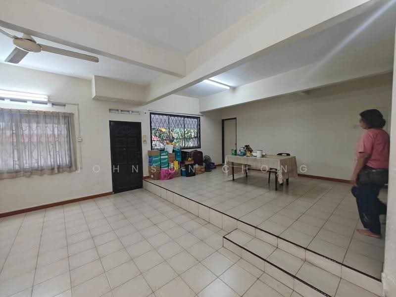Semi-Detached House for Rent in Taman Stulang Laut (Johor Bahru) - Johnson Chong - Living Room - PropertyGuru.com.my