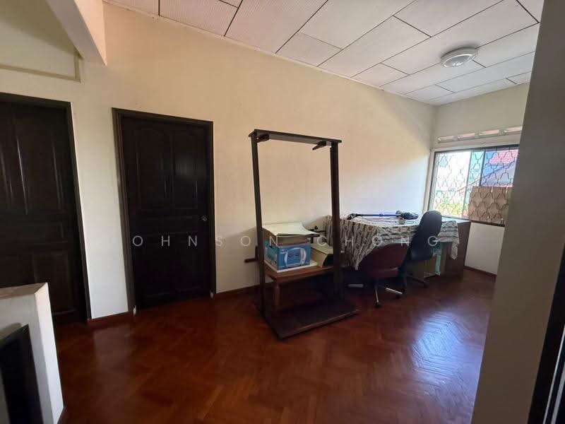Semi-Detached House for Rent in Taman Stulang Laut (Johor Bahru) - Johnson Chong - Study - PropertyGuru.com.my