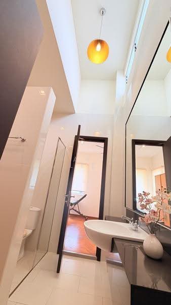 Rumah Teres 3-Tingkat untuk Dijual di Seri Tanjung Pinang (Tanjung Tokong) - Sharon Lee - Bathroom - PropertyGuru.com.my