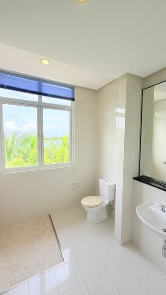 Rumah Teres 3-Tingkat untuk Dijual di Seri Tanjung Pinang (Tanjung Tokong) - Sharon Lee - Bathroom - PropertyGuru.com.my