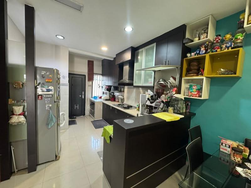 Rumah Teres 2-Tingkat untuk Dijual di Taman Setia Indah (Tebrau) - Shanice Tan - Kitchen - PropertyGuru.com.my