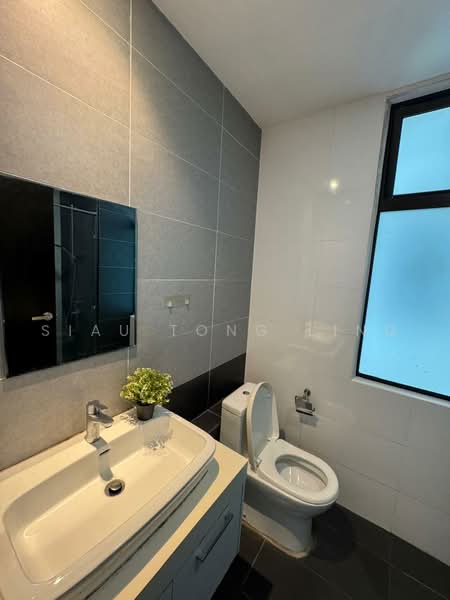 Kediaman Servis untuk Disewa di Wave @ Marina Cove - Siau Tong Ling - Bathroom - PropertyGuru.com.my