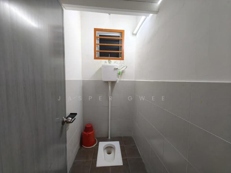 Shop for Rent in Taman Scientex Pasir Gudang (Pasir Gudang) - Jasper Gwee - Bathroom - PropertyGuru.com.my