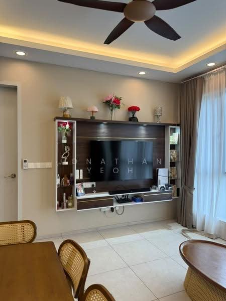 Condominium for Rent at EdgeWood Residences @ SkySanctuary - Jonathan Yeoh - Living Room - PropertyGuru.com.my