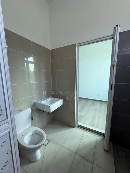 3-storey Terraced House for Sale in Batu Maung (Penang) - Chan Wei Chao - Bathroom - PropertyGuru.com.my