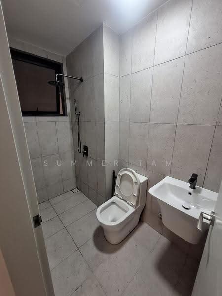 Kondominium untuk Disewa di EdgeWood Residences @ SkySanctuary - Summer Tam - Bathroom - PropertyGuru.com.my