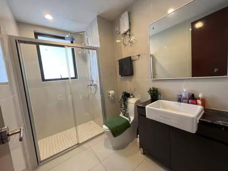 Kondominium untuk Dijual di Royal Strand @ Country Garden Danga Bay - Crystal Tan - PropertyGuru.com.my