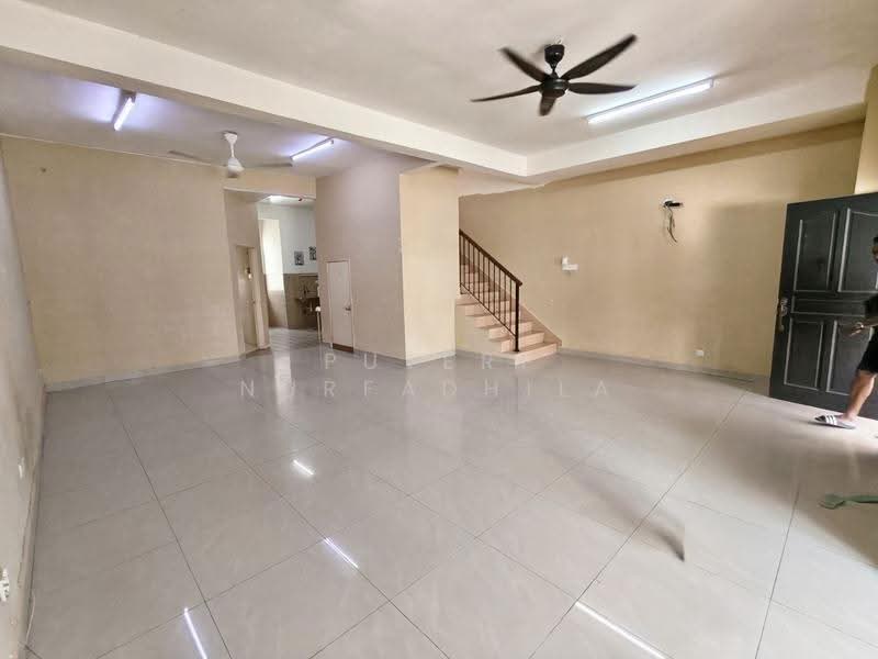 2-storey Terraced House for Sale in Kota Warisan (Sepang) - Puteri Nurfadhila - Living Room - PropertyGuru.com.my