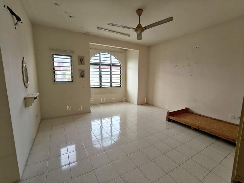 2-storey Terraced House for Sale in Kota Warisan (Sepang) - Puteri Nurfadhila - Living Room - PropertyGuru.com.my