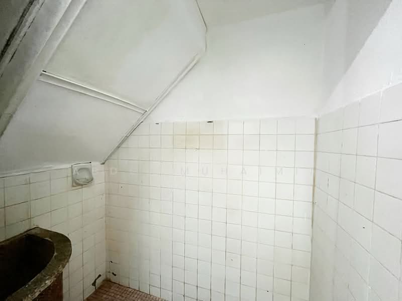 1-storey Terraced House for Sale in Taman Kempas (Sungai Petani) - Abdul Muhaimin - Bathroom - PropertyGuru.com.my