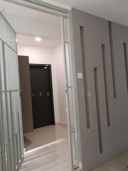Kediaman Servis untuk Disewa di Emira Residence - Lesli Yim - Entrance - PropertyGuru.com.my
