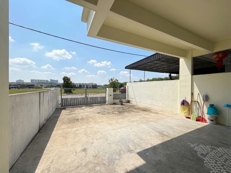 Rumah Teres 2-Tingkat untuk Disewa di Kampar (Perak) - Presley Chong - Car Porch - PropertyGuru.com.my