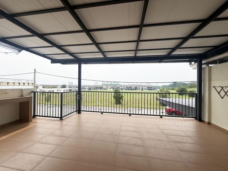 Rumah Teres 2-Tingkat untuk Disewa di Kampar (Perak) - Presley Chong - Master Bedroom Balcony - PropertyGuru.com.my