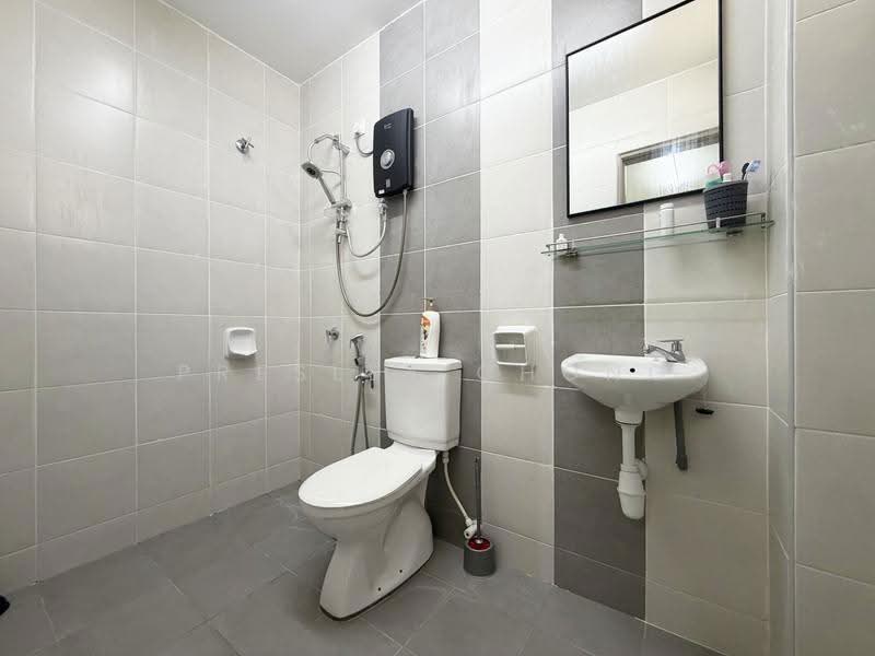 Rumah Teres 2-Tingkat untuk Disewa di Kampar (Perak) - Presley Chong - Master Bathroom - PropertyGuru.com.my