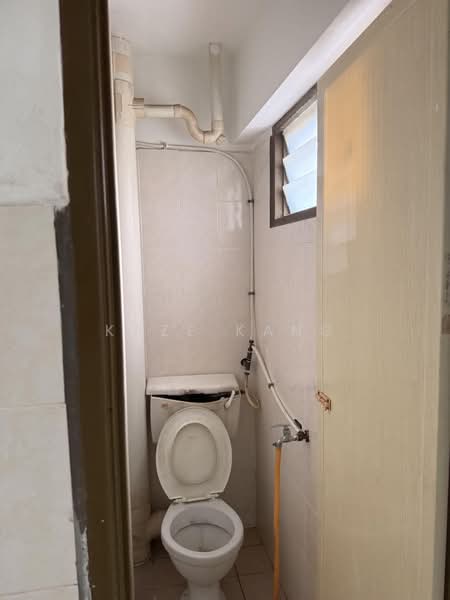 Pangsapuri untuk Disewa di Desa Indah Block 1 - Kaze Kang - Bathroom - PropertyGuru.com.my