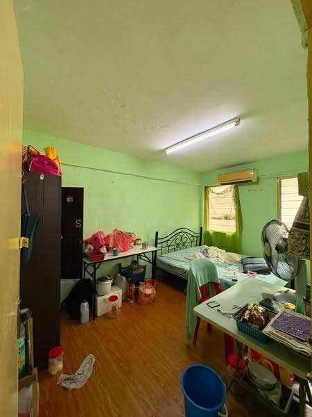 Rumah Flat untuk Dijual di Stulang Laut - Stephanie Yap - Bedroom - PropertyGuru.com.my