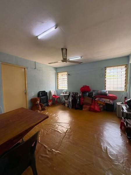Rumah Flat untuk Dijual di Stulang Laut - Stephanie Yap - Living Room - PropertyGuru.com.my