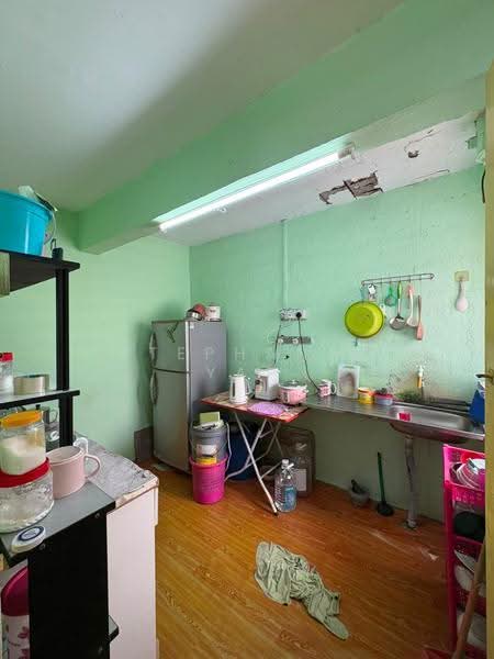 Rumah Flat untuk Dijual di Stulang Laut - Stephanie Yap - Kitchen - PropertyGuru.com.my