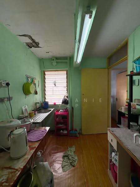 Rumah Flat untuk Dijual di Stulang Laut - Stephanie Yap - Kitchen - PropertyGuru.com.my