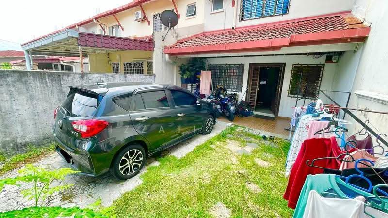 2-storey Terraced House for Sale in TAMAN PUCHONG UTAMA (Puchong) - Izzati Mat - Exterior - PropertyGuru.com.my