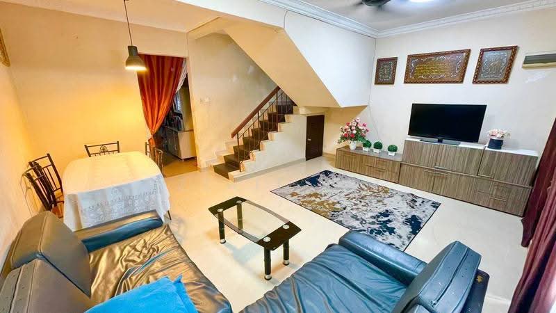 2-storey Terraced House for Sale in TAMAN PUCHONG UTAMA (Puchong) - Izzati Mat - Living Room - PropertyGuru.com.my