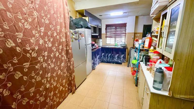 2-storey Terraced House for Sale in TAMAN PUCHONG UTAMA (Puchong) - Izzati Mat - Kitchen - PropertyGuru.com.my