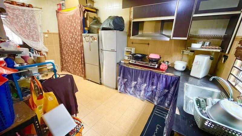 2-storey Terraced House for Sale in TAMAN PUCHONG UTAMA (Puchong) - Izzati Mat - Kitchen - PropertyGuru.com.my
