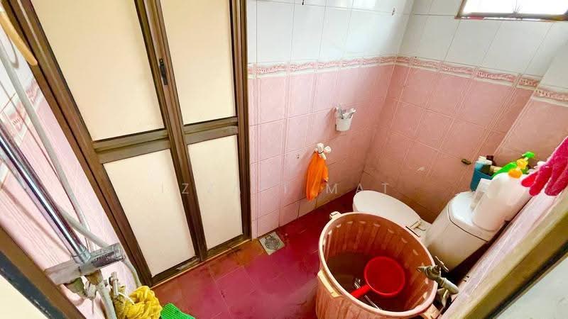 2-storey Terraced House for Sale in TAMAN PUCHONG UTAMA (Puchong) - Izzati Mat - Bathroom - PropertyGuru.com.my