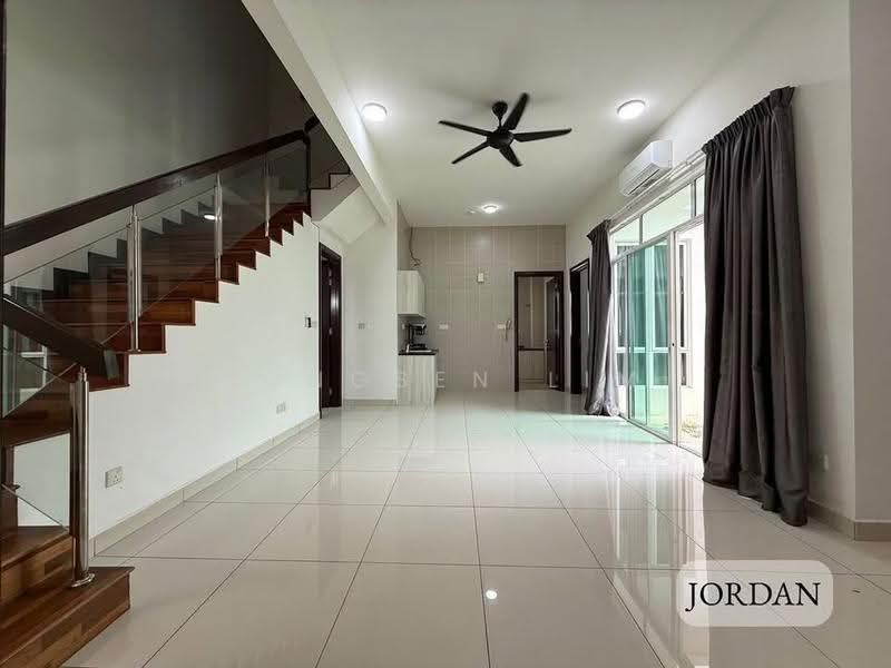Rumah Berkembar untuk Dijual di Setia Eco Park (Setia Alam) - Yongsen Lim - Living Room - PropertyGuru.com.my