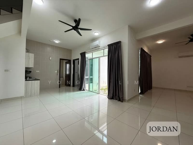 Rumah Berkembar untuk Dijual di Setia Eco Park (Setia Alam) - Yongsen Lim - Living Room - PropertyGuru.com.my