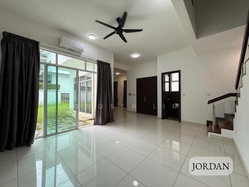 Rumah Berkembar untuk Dijual di Setia Eco Park (Setia Alam) - Yongsen Lim - Living Room - PropertyGuru.com.my