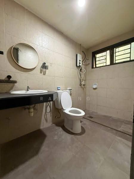 Pangsapuri untuk Dijual di Larkin Residence (Phase One) - Rain Ng - Bathroom - PropertyGuru.com.my