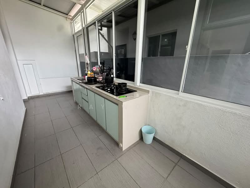 Rumah Teres 2-Tingkat untuk Disewa di Taman Mount Austin (Tebrau) - Ray Wong - Kitchen - PropertyGuru.com.my