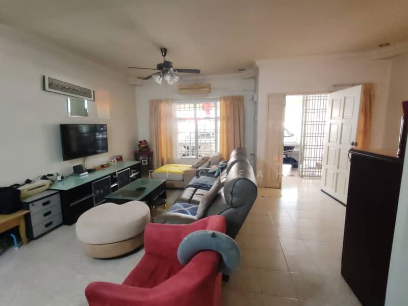 Rumah Teres 2-Tingkat untuk Dijual di Taman Pelangi Semenyih 2 (Semenyih) - Jeff Cheah - Living Room - PropertyGuru.com.my