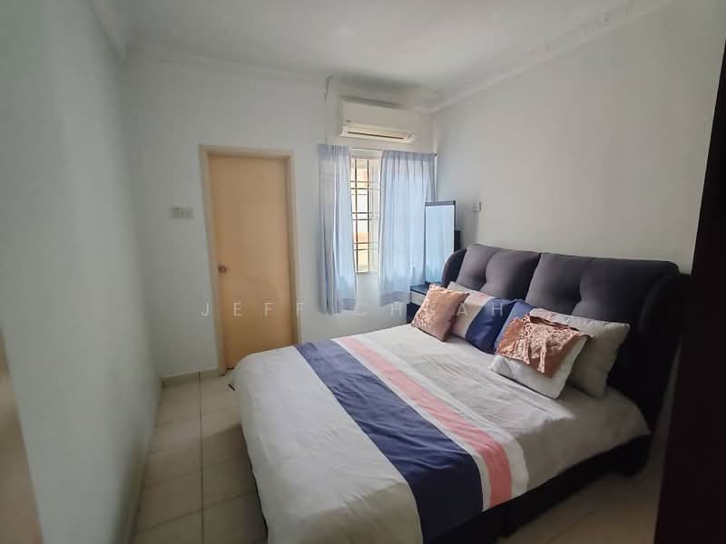 Rumah Teres 2-Tingkat untuk Dijual di Taman Pelangi Semenyih 2 (Semenyih) - Jeff Cheah - Bedroom - PropertyGuru.com.my