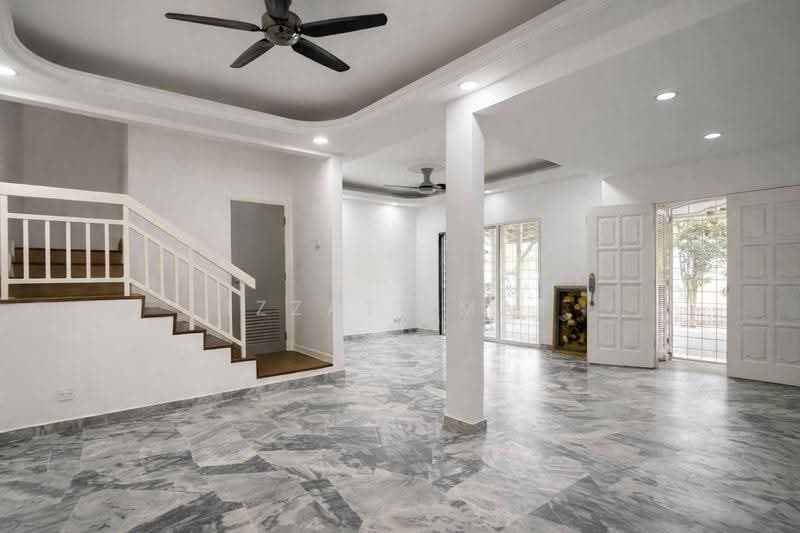 Rumah Teres 2-Tingkat untuk Dijual di Usj 11 (Subang Jaya) - Izzati Mat - Living Room - PropertyGuru.com.my