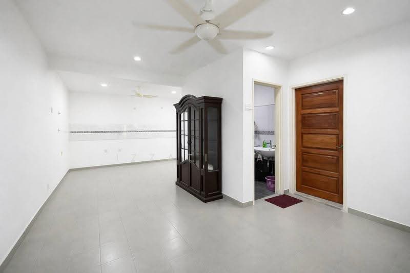 Rumah Teres 2-Tingkat untuk Dijual di Usj 11 (Subang Jaya) - Izzati Mat - Living Room - PropertyGuru.com.my