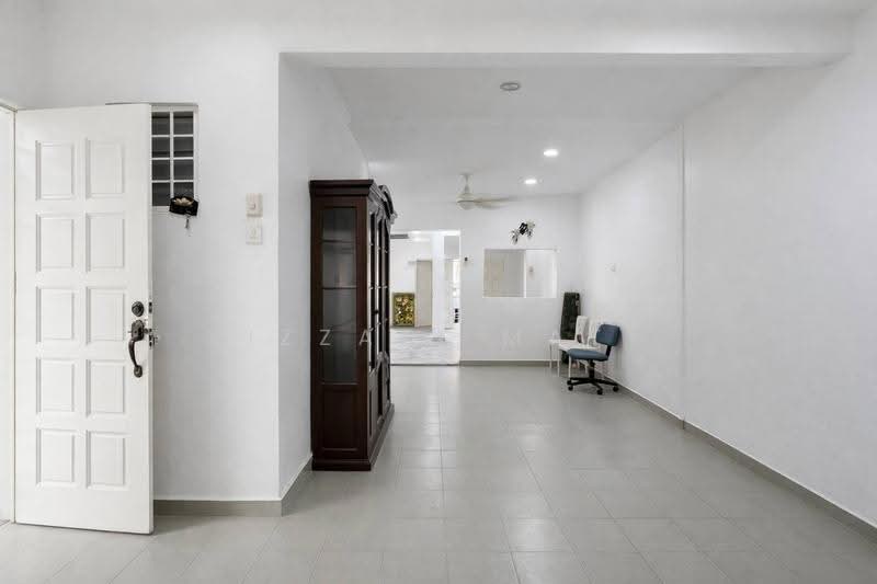 Rumah Teres 2-Tingkat untuk Dijual di Usj 11 (Subang Jaya) - Izzati Mat - Entrance - PropertyGuru.com.my