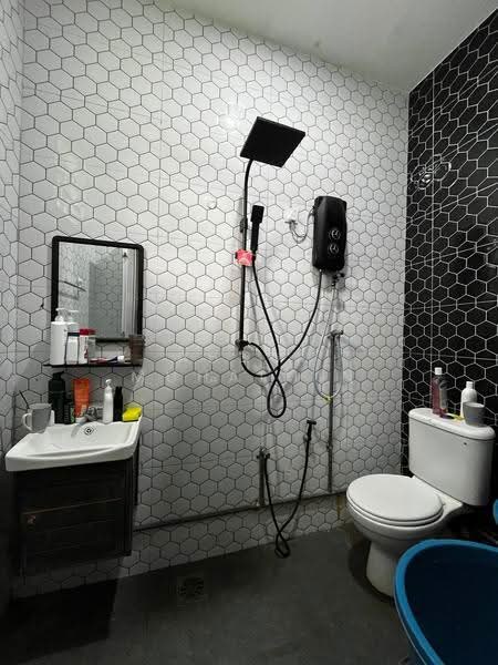 Bungalow House for Sale in Taman Kulim Utama (Kulim) - Abdul Muhaimin - Bathroom - PropertyGuru.com.my