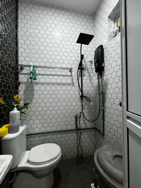 Bungalow House for Sale in Taman Kulim Utama (Kulim) - Abdul Muhaimin - Bathroom - PropertyGuru.com.my