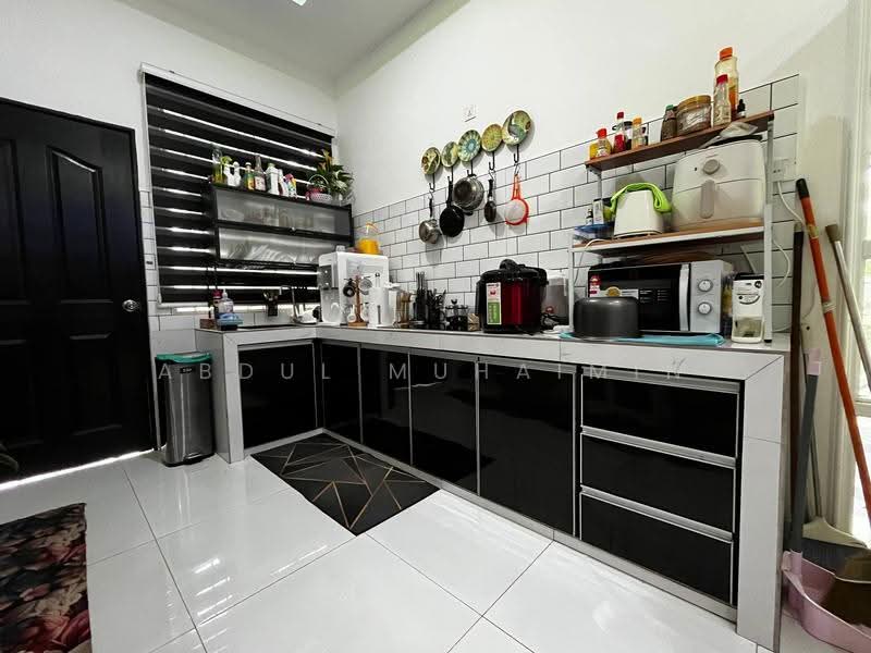 Bungalow House for Sale in Taman Kulim Utama (Kulim) - Abdul Muhaimin - Kitchen - PropertyGuru.com.my