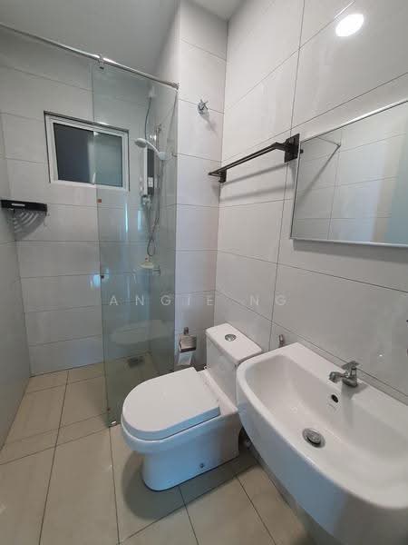 Kediaman Servis untuk Disewa di Amber Cove - Angie Ng - Bathroom - PropertyGuru.com.my